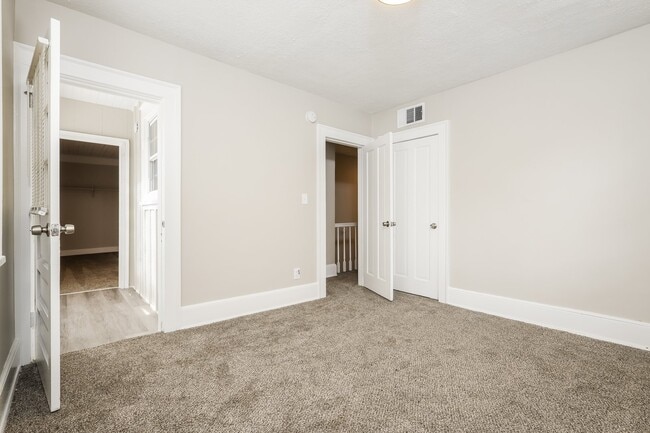 Building Photo - 1221 Azalea Ct