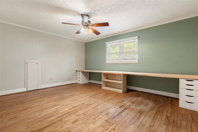 Building Photo - 8215 Winding Hill Ln