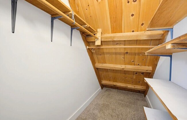 Building Photo - 6-B Fifield