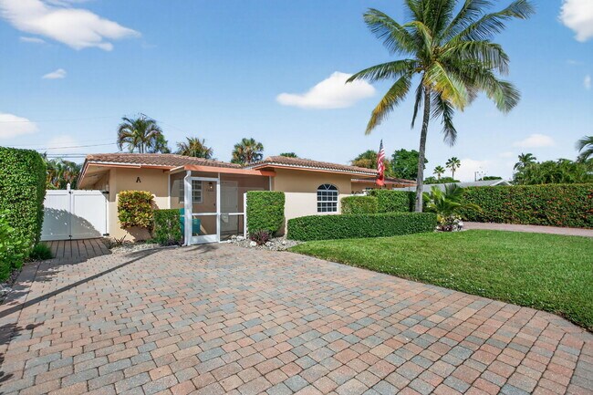 Building Photo - 3207 Marine Dr