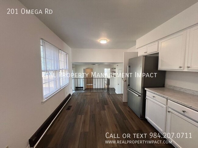 Building Photo - 201 Omega Rd