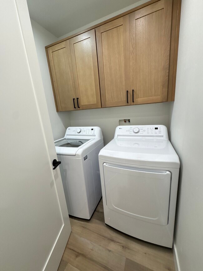 Building Photo - 260 Donax Ave