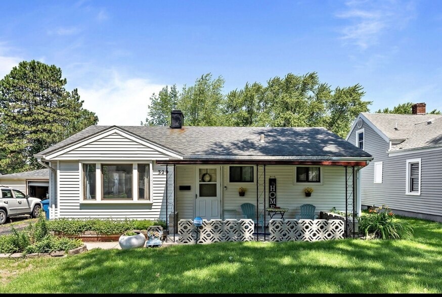 Building Photo - 329 W River St