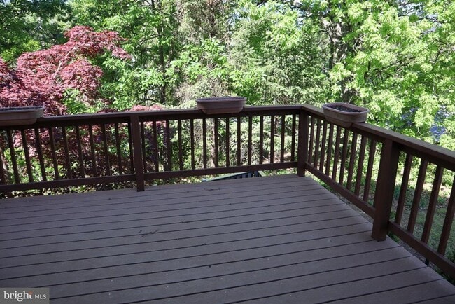 Building Photo - 10848 Douglas Ave