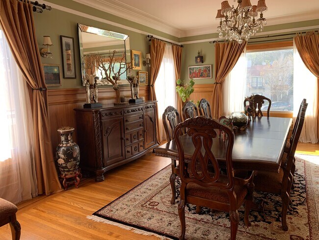 Building Photo - 1650 Portola Dr