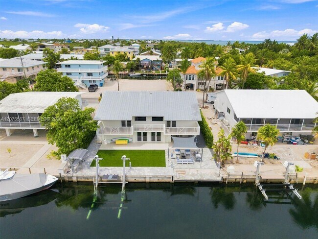 Building Photo - 203 Gulfview Dr