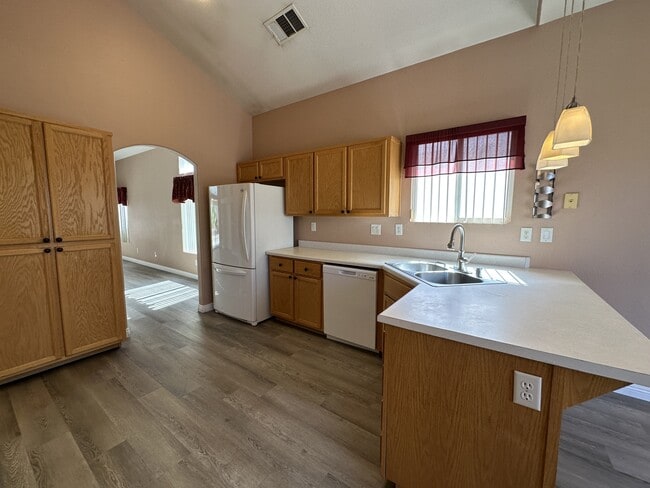 Building Photo - 903 Sterling Thorn Ct