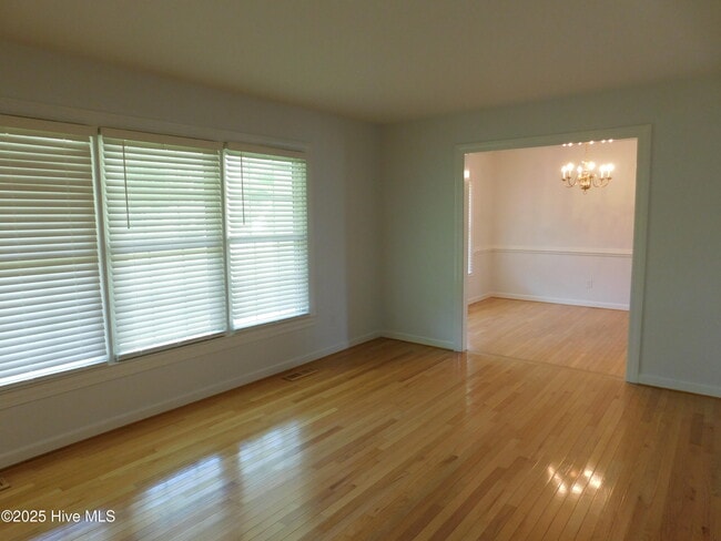 Building Photo - 3701 Lavenham Rd
