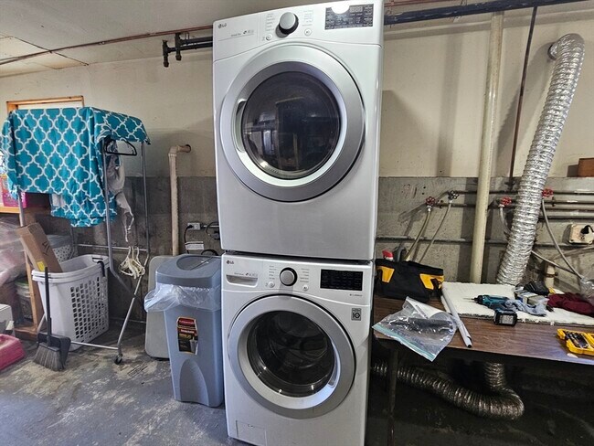 Building Photo - 91 Irving St