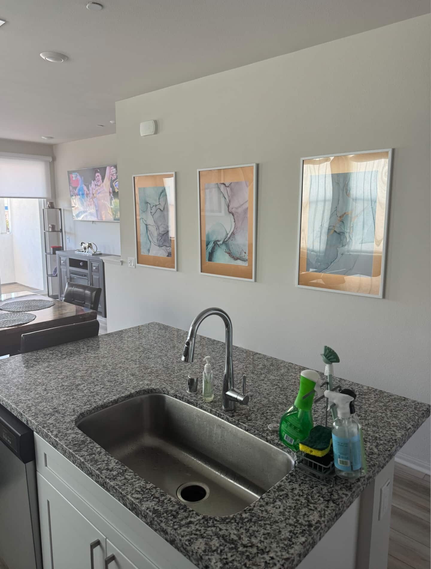 Building Photo - 211 N Vincent Ave