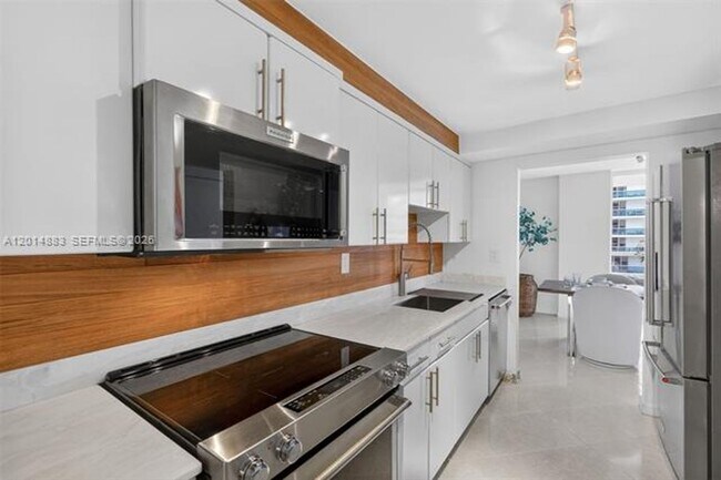 Building Photo - 2401 Collins Ave