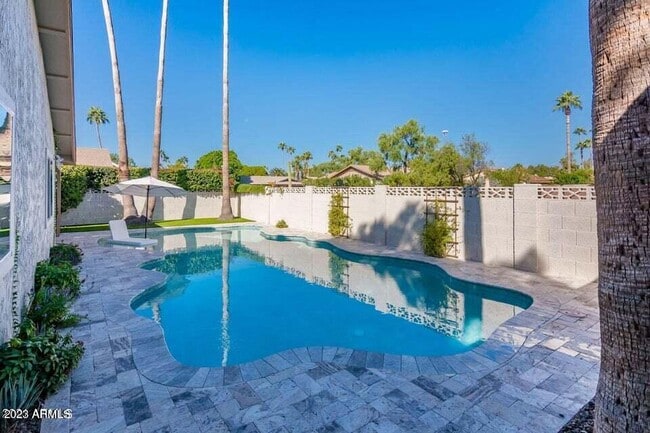 Building Photo - 7526 Via De Ln