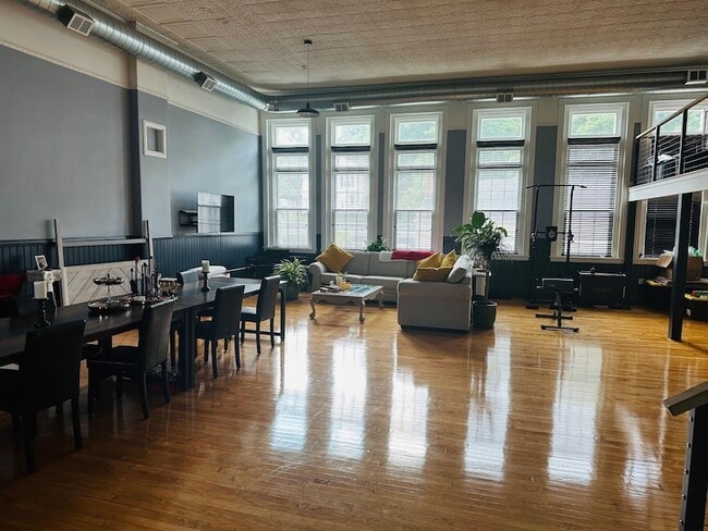 Building Photo - 60-64 High Street Unit 3