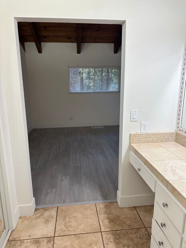 Building Photo - HOLIDAY SPECIAL ~ Home for Rent!