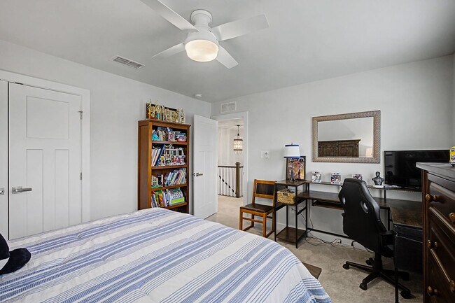 Building Photo - 4 Bedroom Executive Home located in Magnolia Green