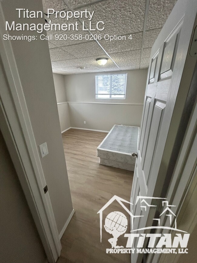 Building Photo - 978 Wellington Ct