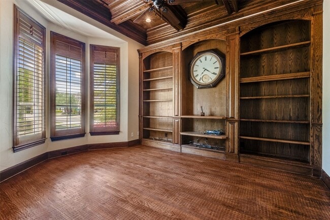 Building Photo - 901 Sandy Trail