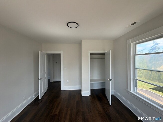 Building Photo - 316 W Main St