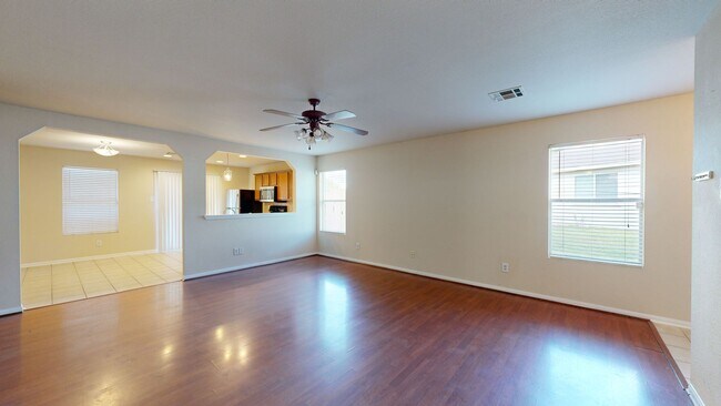 Building Photo - FREE DECEMBER RENT! PETS WELCOME!!!