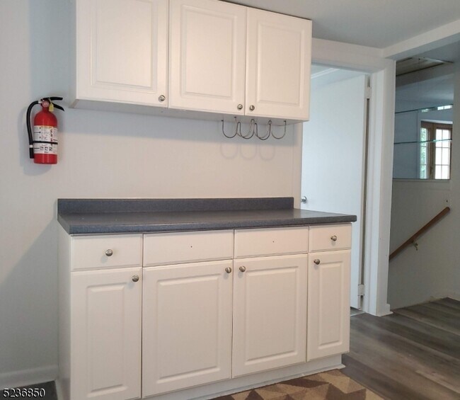 Building Photo - 15 Lindsley Rd