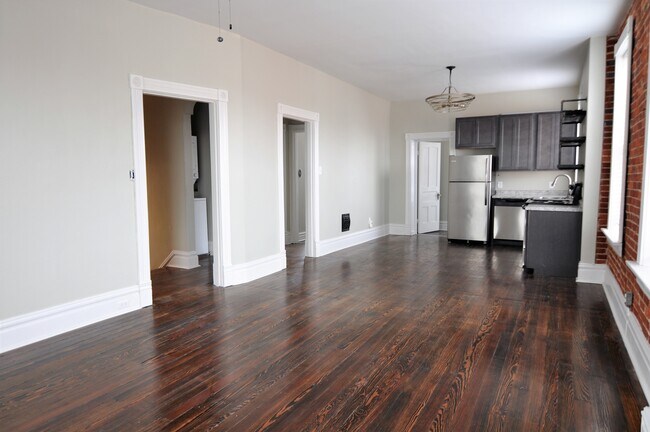 Building Photo - 2711 Arsenal St