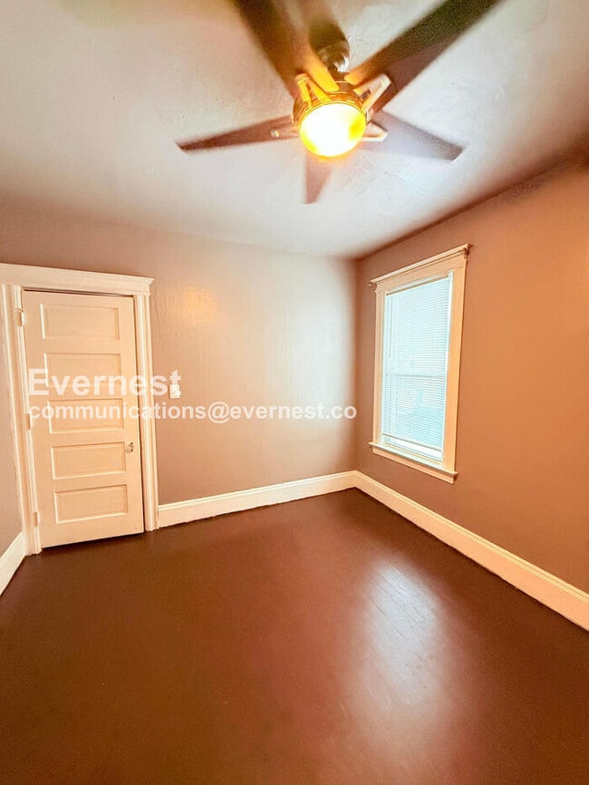 Building Photo - 4443 Elmwood St