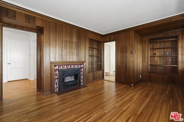 Building Photo - 2675 Glendower Ave