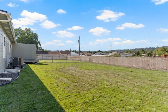 Building Photo - Newly built 4 Bedroom Duplex With Garage