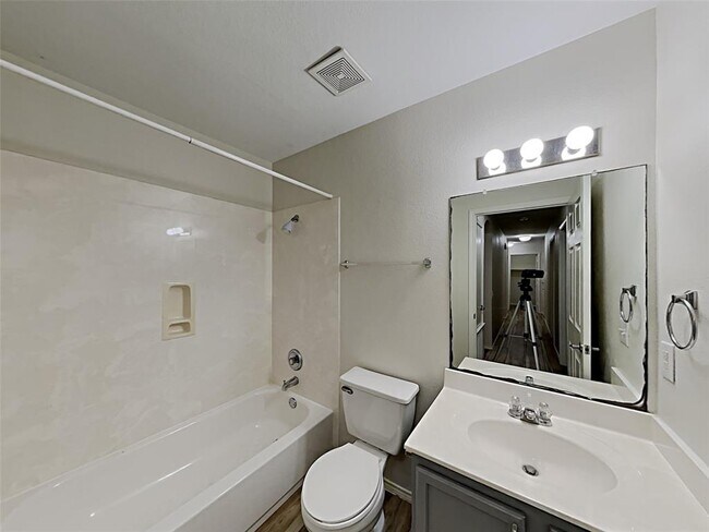 Building Photo - 12417 Sky Harbor Dr