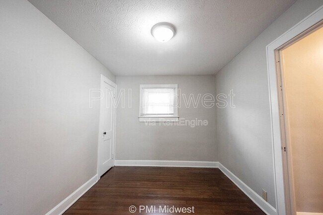 Building Photo - 4850 Hillside Ave