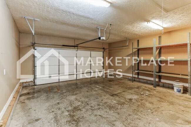 Building Photo - 314 Macer Ave
