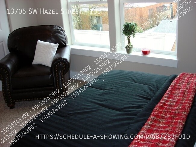 Building Photo - 13705 SW Hazel St