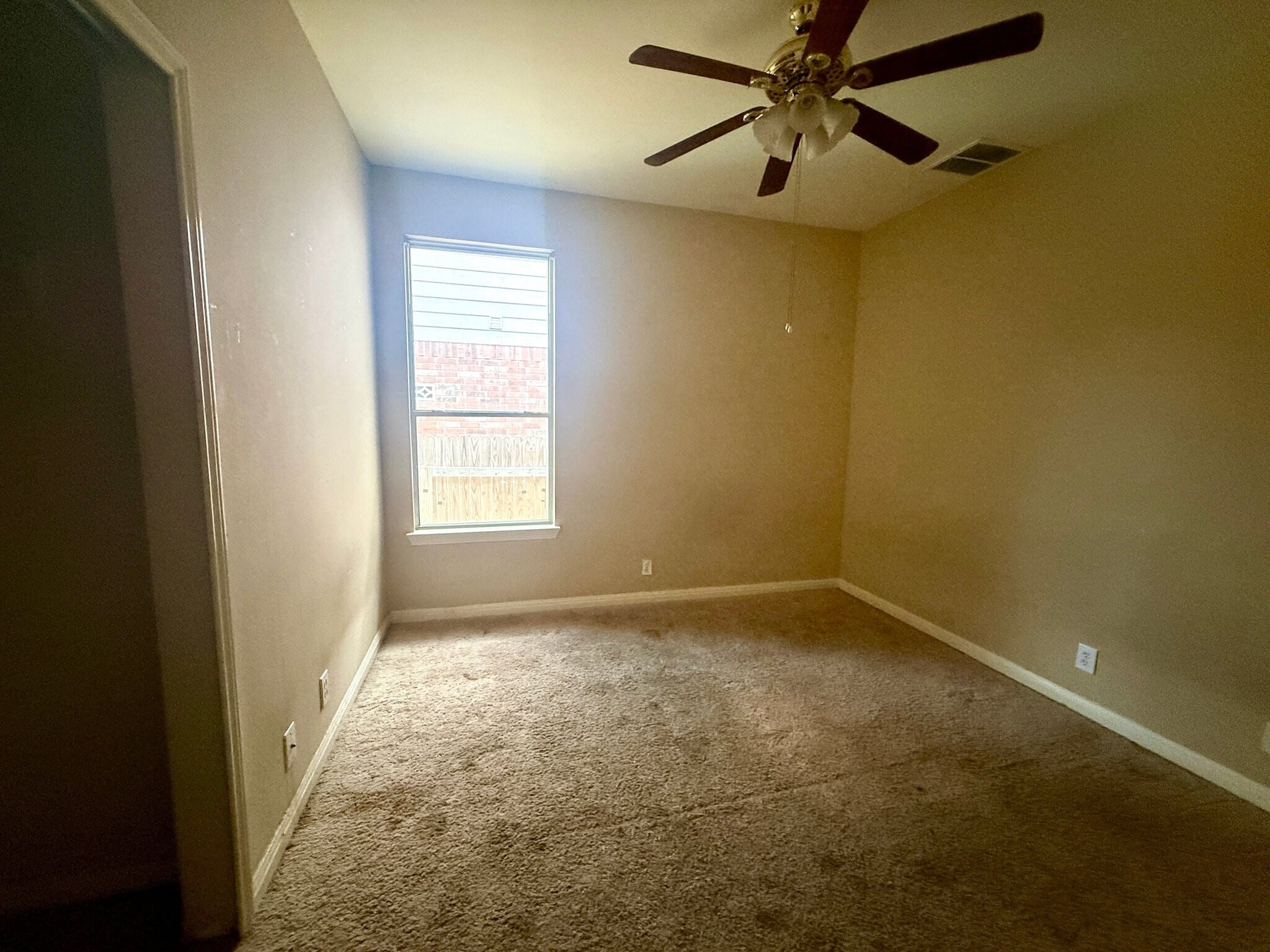 Building Photo - 4115 Dunn Oak Dr