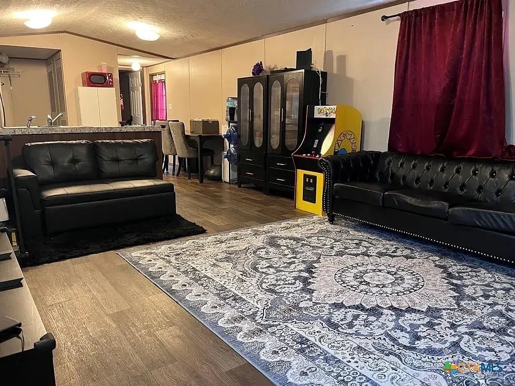 Building Photo - 453 E Zipp Rd