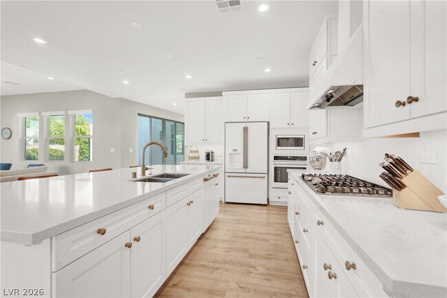 Building Photo - 2658 Catania St