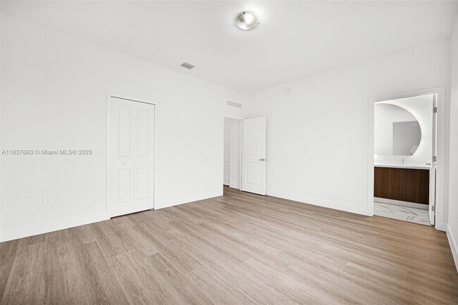 Building Photo - 34532 SW 191st Ave