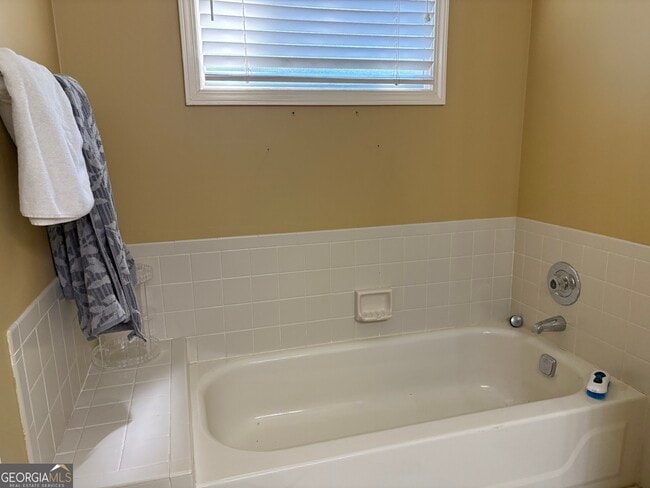 Building Photo - 1224 Hunters Dr