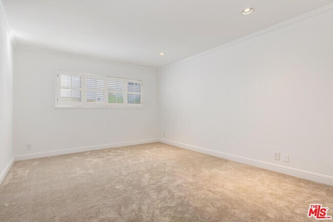 Building Photo - 1710 Malcolm Ave