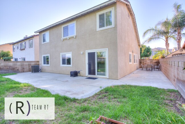 Building Photo - A Captivating and Charming 2 Story Home Ne...