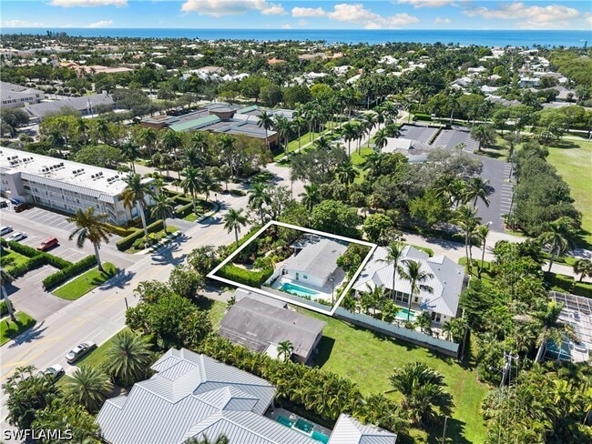 Building Photo - 725 Central Ave