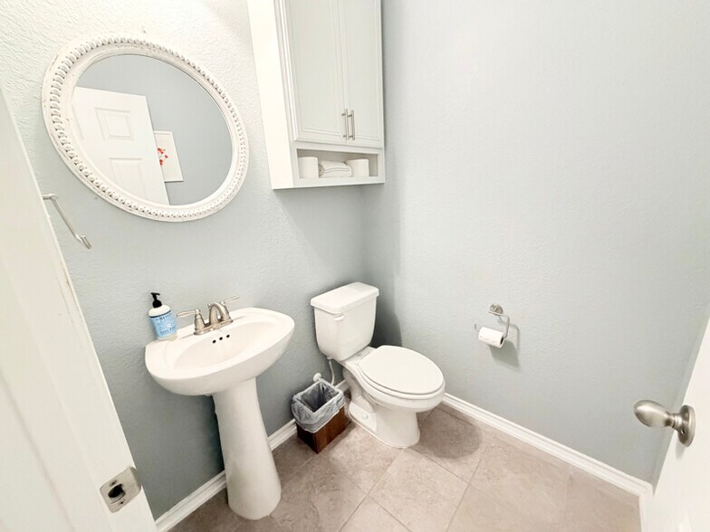 Building Photo - 4407 Bay Shore