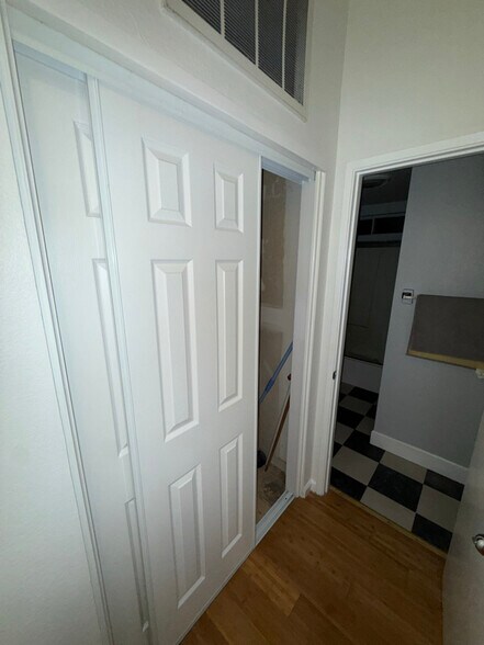 Building Photo - 28 Chesley Ave