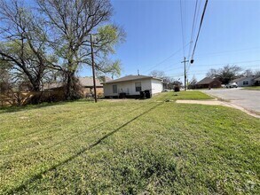 Building Photo - 2801 Ennis Ave