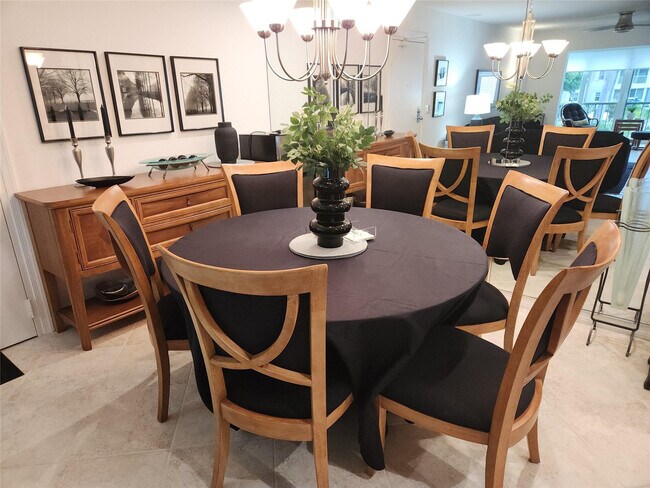 Building Photo - 6437 Bay Club Dr