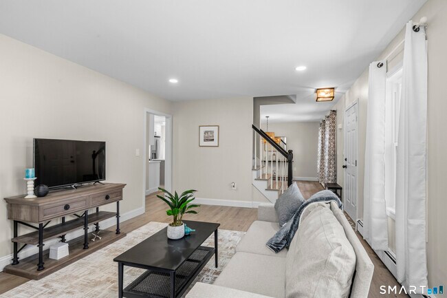 Building Photo - 3 Kenyon Rd