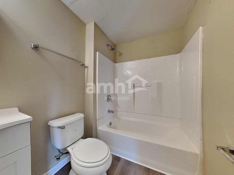 Building Photo - 197 Moreland Cir