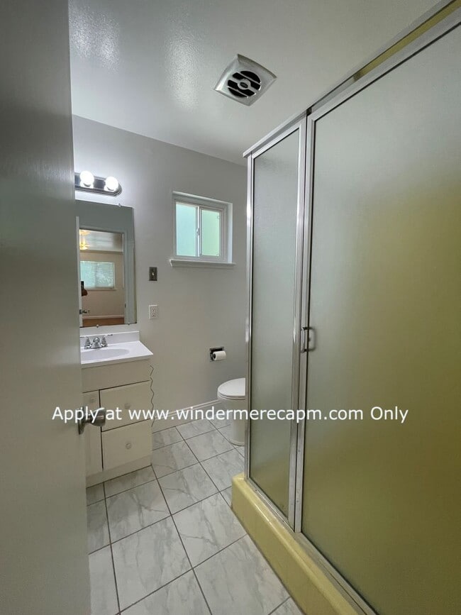 Building Photo - Fabulous Hollywood Park home 2BDRM 2BATH +...
