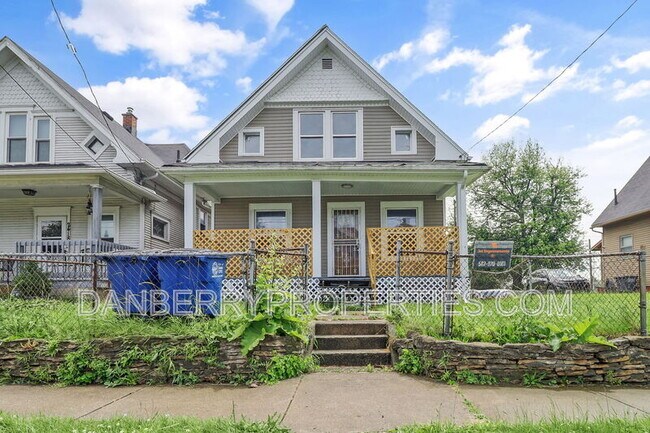 Primary Photo - 2416 Lawton Ave