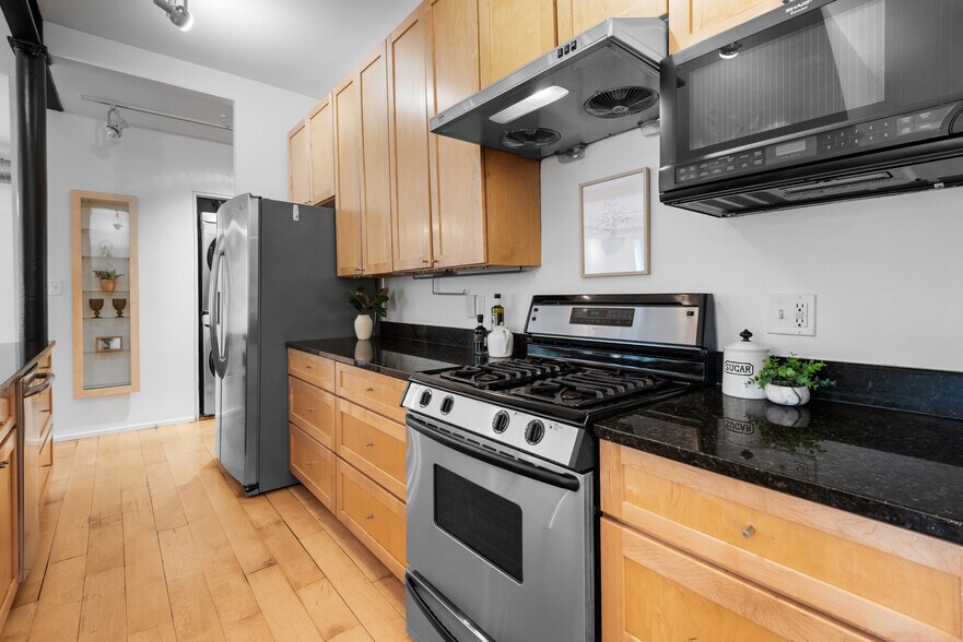 Building Photo - 2307 15th St NW