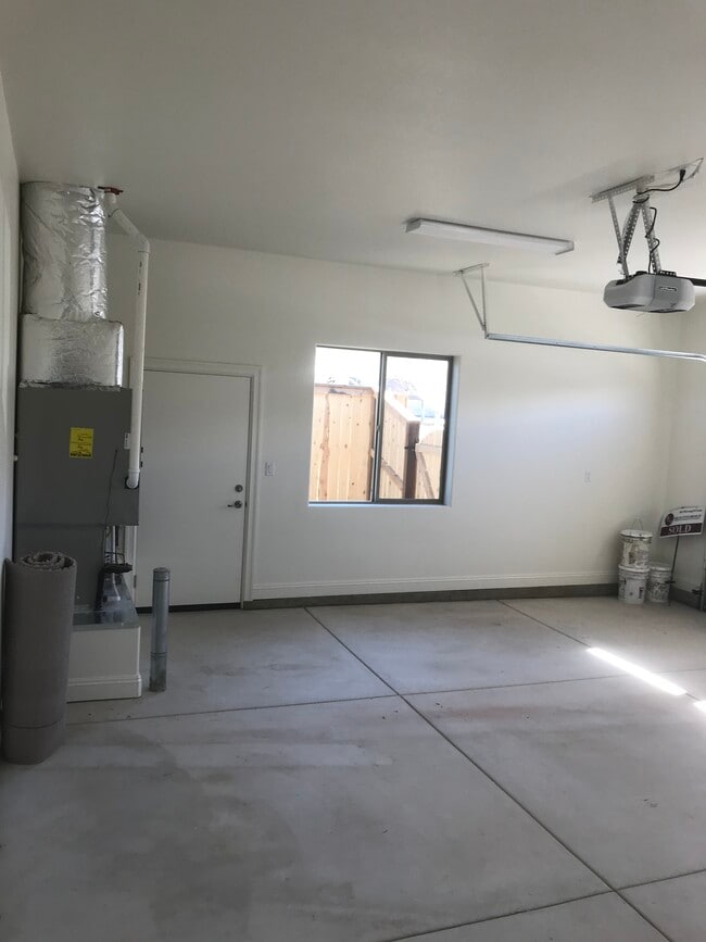 Building Photo - 1355 Cedar Creek Cir